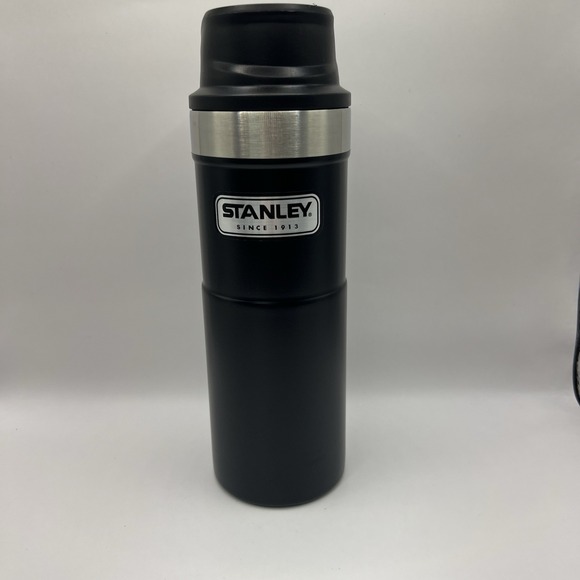 Stanley Classic 16 oz One Hand Vacuum Tumbler Mug Black Push Button - Picture 1 of 6